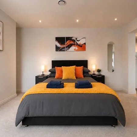1 Bed, Centre Apt, Sleeps 5, Leisure, Travel, Business, Long & Short Term Stays, Great Rates Available At Peachy * Leeds (West Yorkshire)