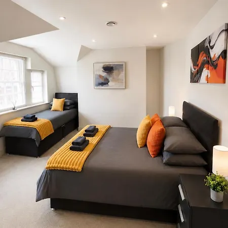1 Bed, Centre Apt, Sleeps 5, Leisure, Travel, Business, Long & Short Term Stays, Great Rates Available At Peachy