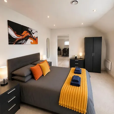 1 Bed, Centre Apt, Sleeps 5, Leisure, Travel, Business, Long & Short Term Stays, Great Rates Available At Peachy * Leeds (West Yorkshire)