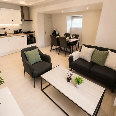 1 Bed, Centre Apt, Sleeps 5, Leisure, Travel, Business, Long & Short Term Stays, Great Rates Available At Peachy