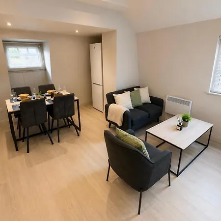 Apartment 1 Bed, Centre Apt, Sleeps 5, Leisure, Travel, Business, Long & Short Term Stays, Great Rates Available At Peachy Leeds (West Yorkshire)