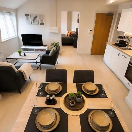 1 Bed, Centre Apt, Sleeps 5, Leisure, Travel, Business, Long & Short Term Stays, Great Rates Available At Peachy Apartment Leeds (West Yorkshire)